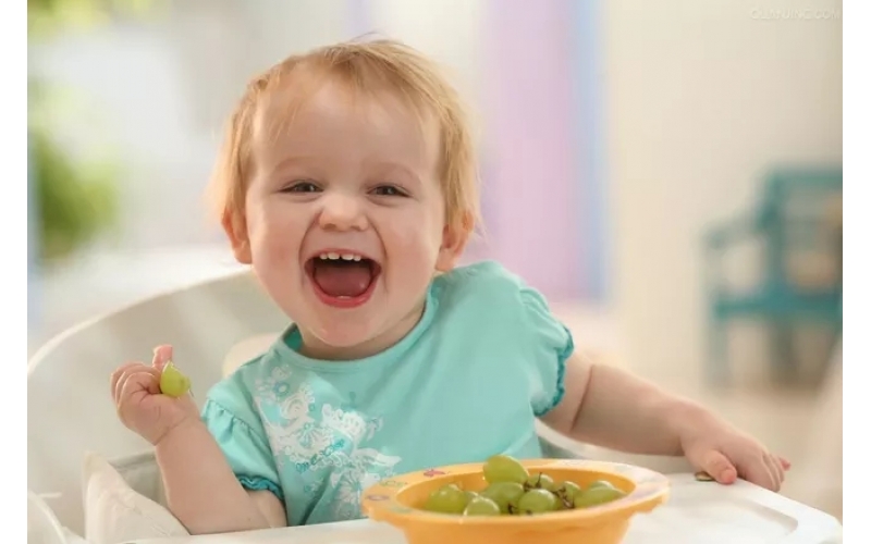 母乳喂養(yǎng)，寶寶八個(gè)月臉色發(fā)黃是怎么回事？